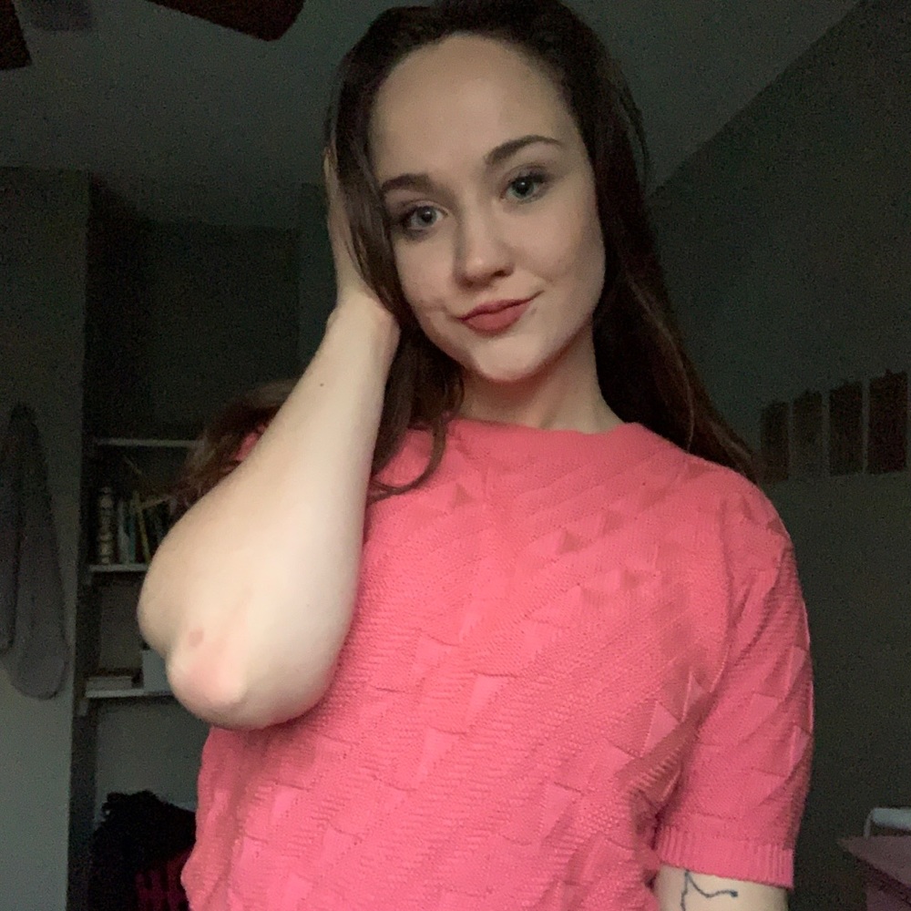 Vibrant Pink Sweater 🌺